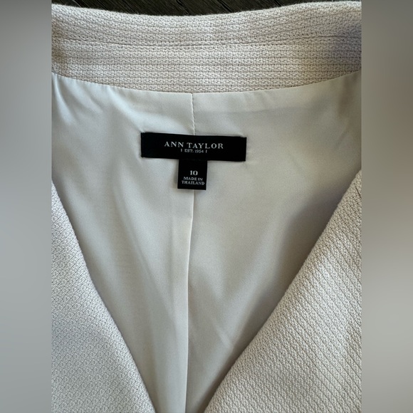 Ann Taylor Swing Blazer/Jacket in Ivory - size 10 - Picture 2 of 13